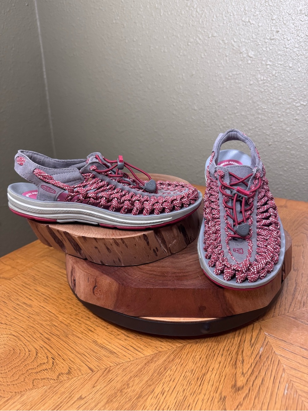 KEEN UNEEK SHOES